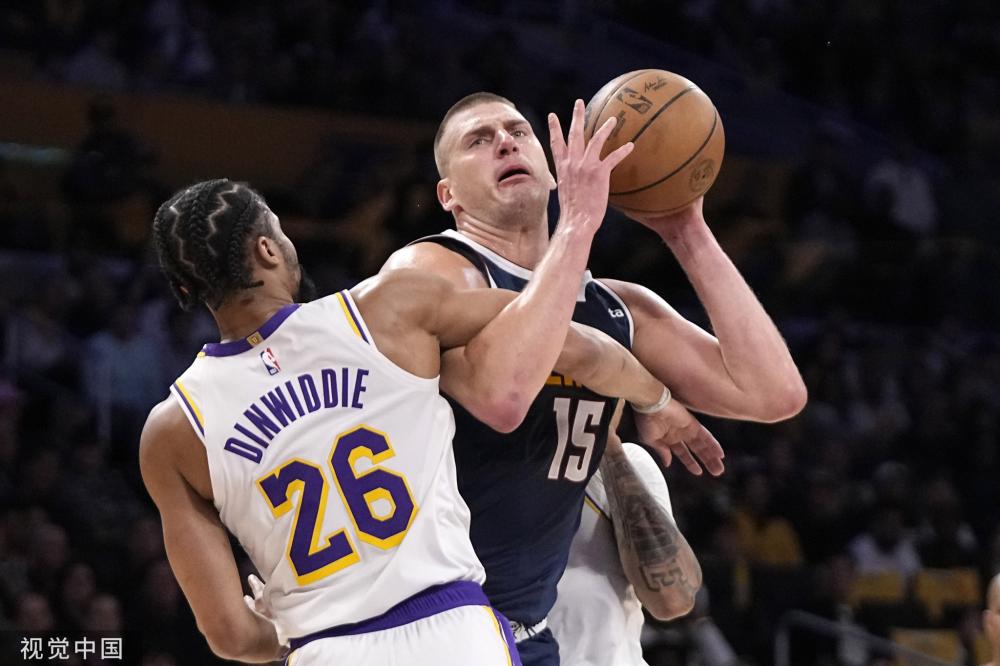 两粒失球背 两粒失球背