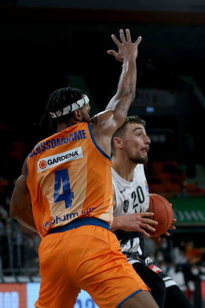 例证实俱乐 例证实俱乐